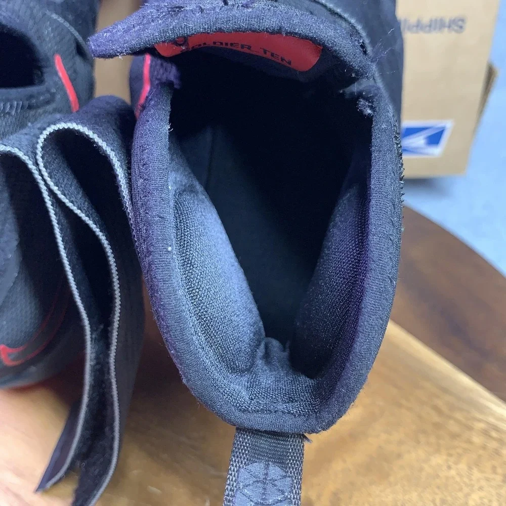Nike lebron soldier